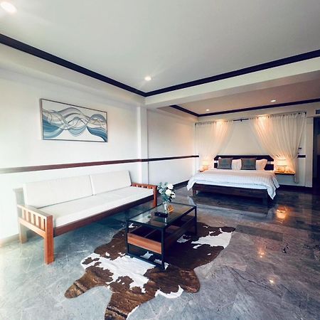Ocean Pie Phuket - Adult Only Hotel Rawai Buitenkant foto